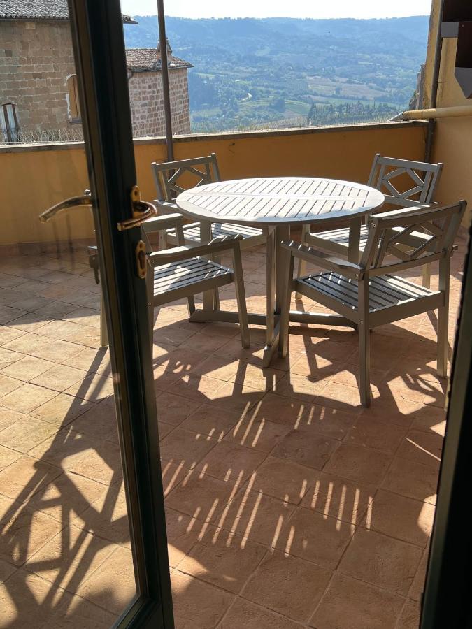 Appartamento Con Terrazzo オルヴィエート エクステリア 写真